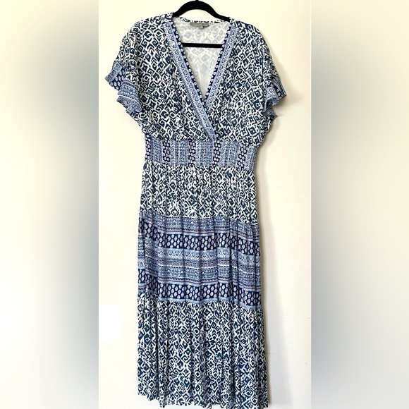 Elegant Blue Patterned Midi Dress - Picture 1 of 4